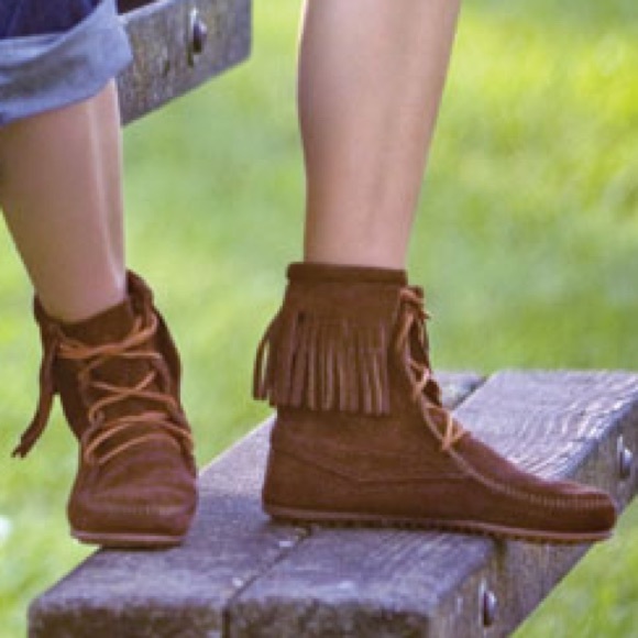 Minnetonka Ankle Hi “Tramper” Brown Suede Fringe Boots, Size 7 - Picture 8 of 10